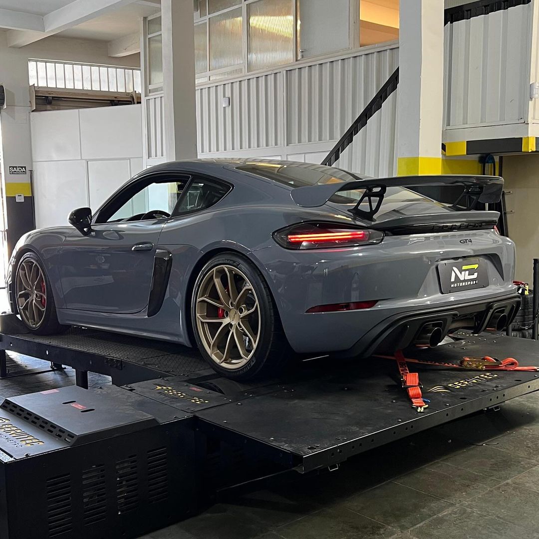 Porsche GT4 Stage 2